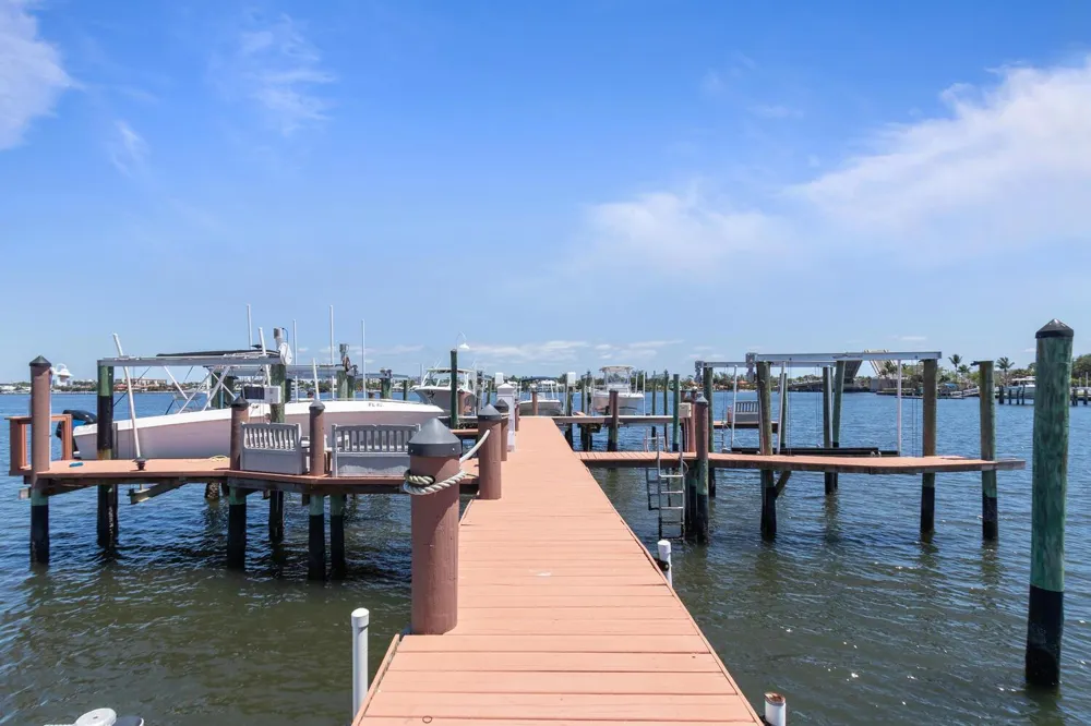 316 Lake Drive Lantana, FL 33462