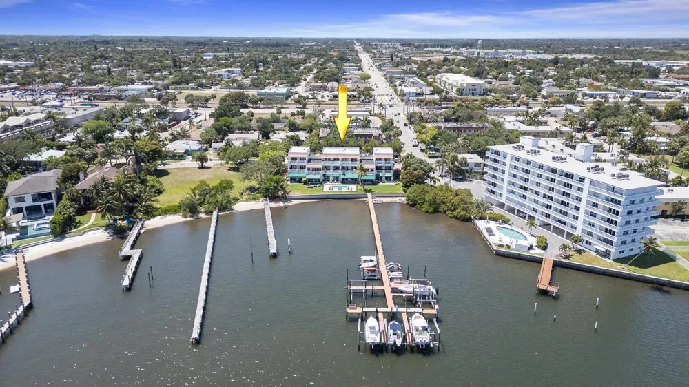 316 Lake Drive Lantana, FL 33462