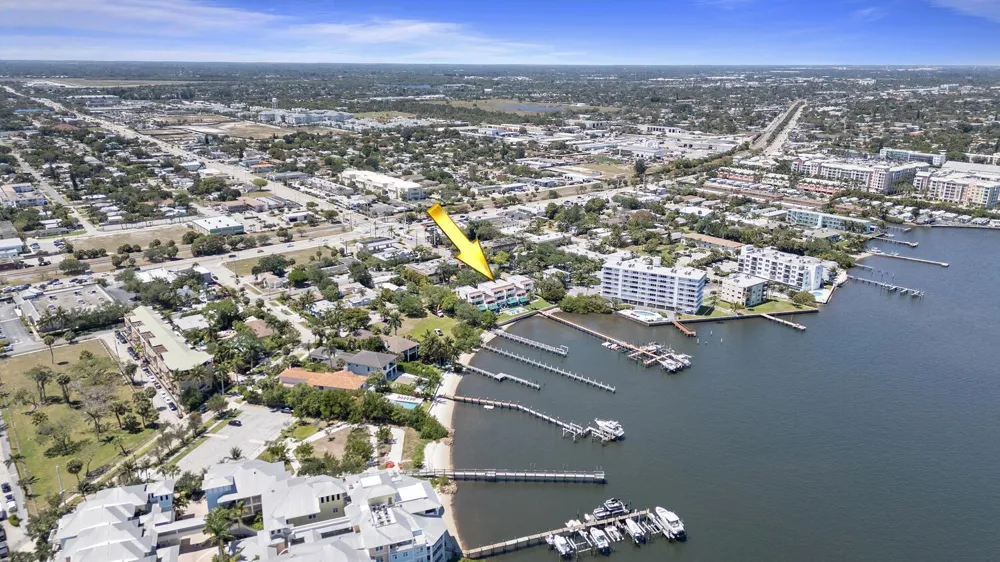 316 Lake Drive Lantana, FL 33462