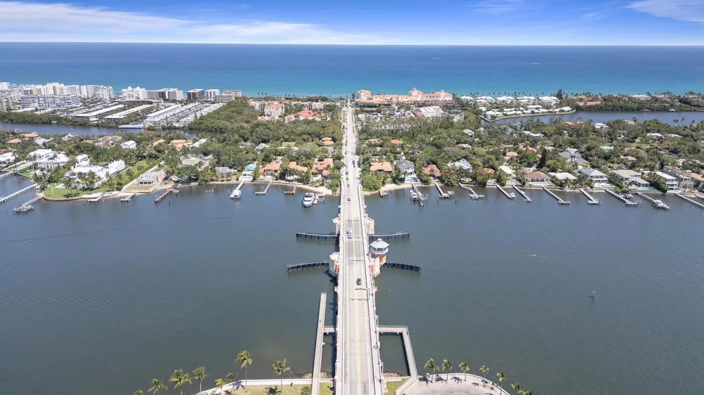 316 Lake Drive Lantana, FL 33462