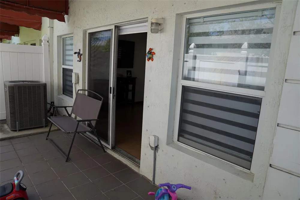 3024 NW 30th Way Oakland Park, FL 33311