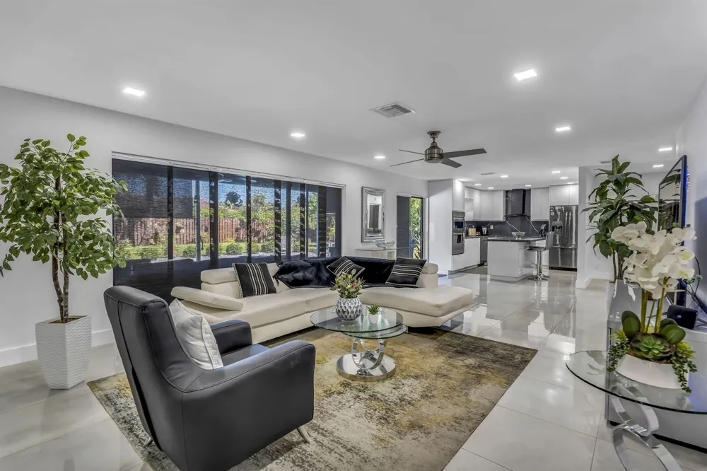 8555 SW 1st Place Coral Springs, FL 33071