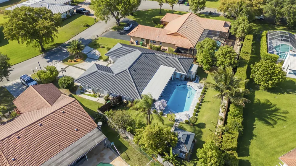 8555 SW 1st Place Coral Springs, FL 33071