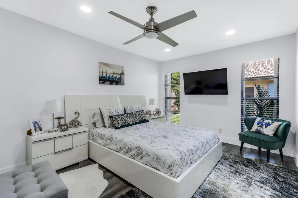 8555 SW 1st Place Coral Springs, FL 33071