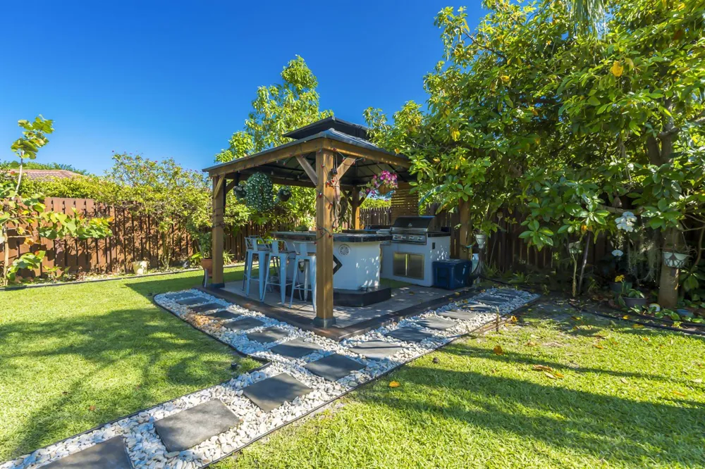8555 SW 1st Place Coral Springs, FL 33071