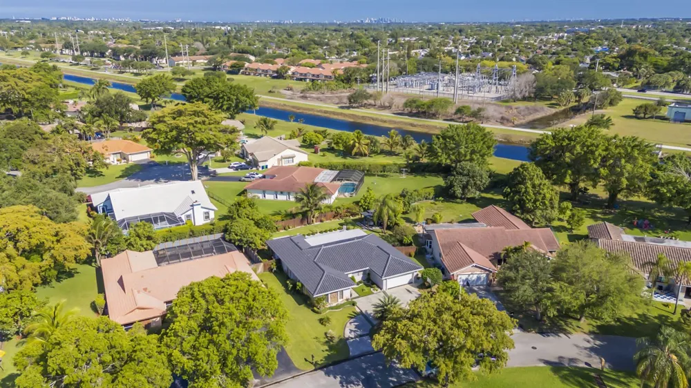 8555 SW 1st Place Coral Springs, FL 33071