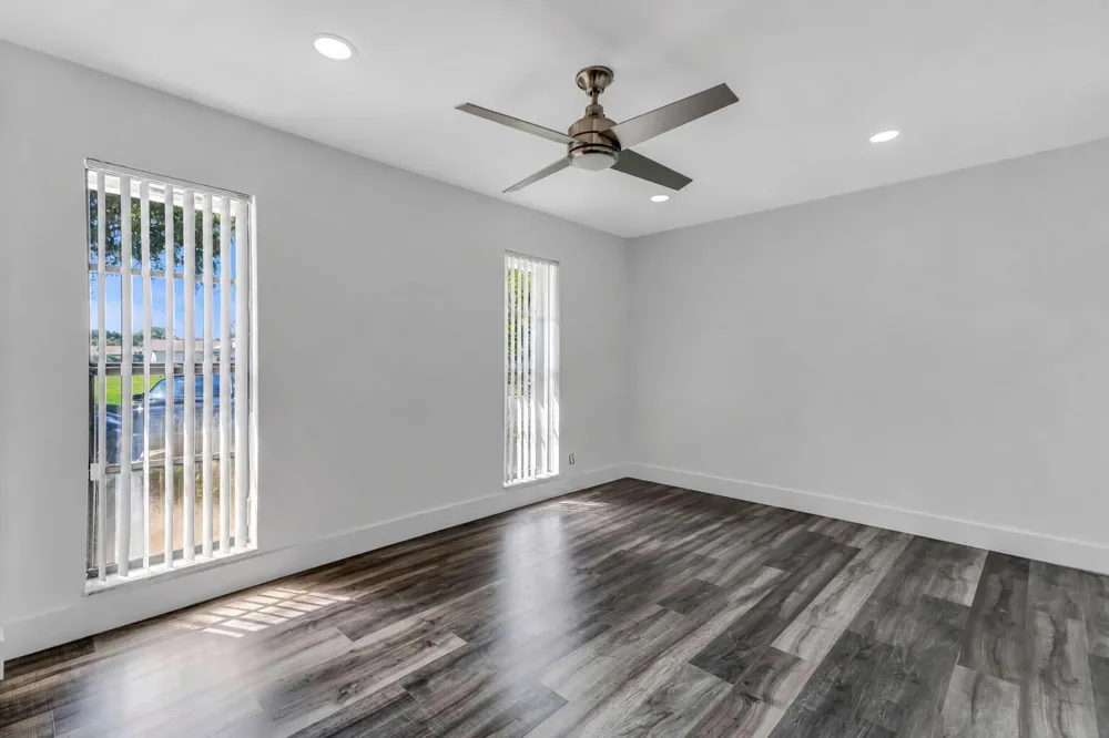 8555 SW 1st Place Coral Springs, FL 33071