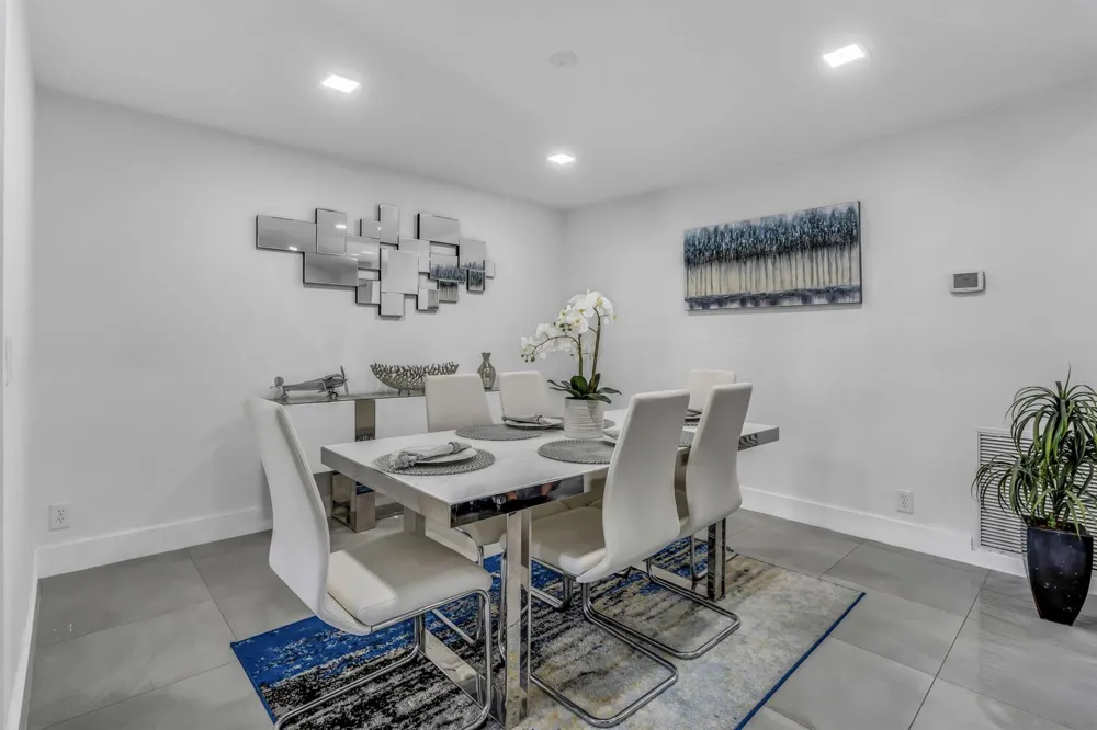 8555 SW 1st Place Coral Springs, FL 33071