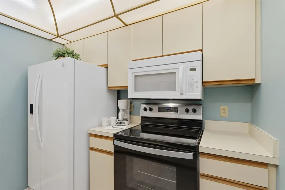 29 Plantation Drive #202 Vero Beach, FL 32966