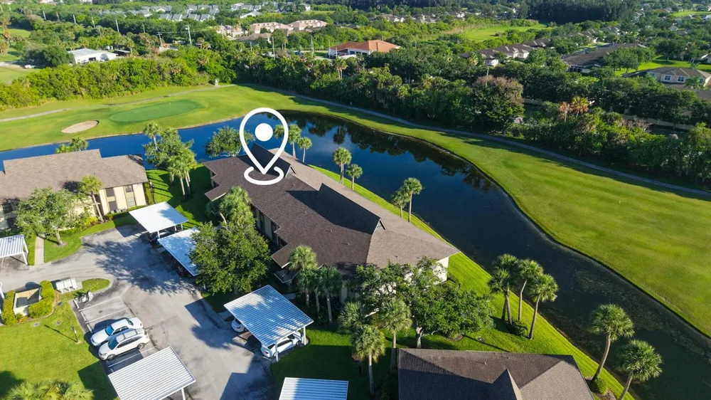 29 Plantation Drive #202 Vero Beach, FL 32966