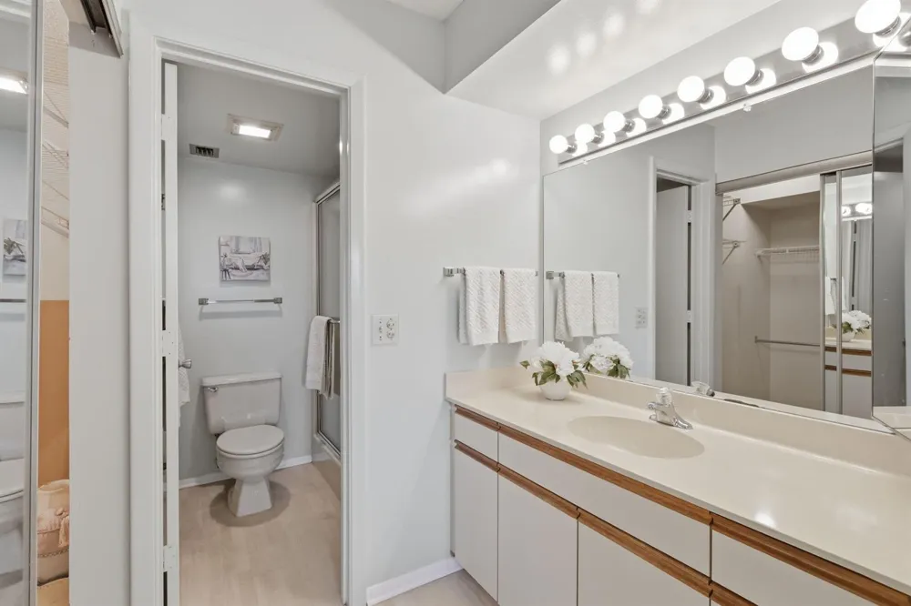 29 Plantation Drive #202 Vero Beach, FL 32966