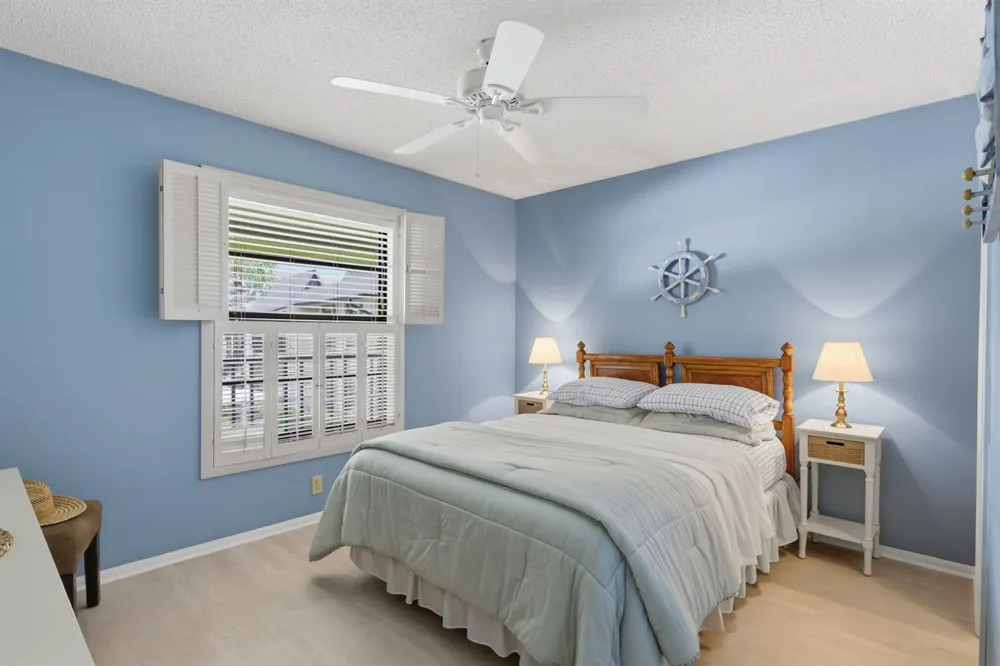 29 Plantation Drive #202 Vero Beach, FL 32966