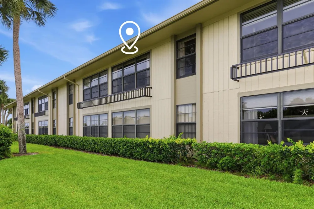 29 Plantation Drive #202 Vero Beach, FL 32966