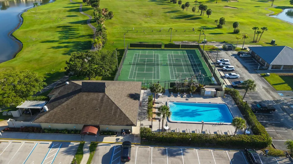 29 Plantation Drive #202 Vero Beach, FL 32966