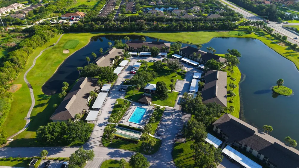 29 Plantation Drive #202 Vero Beach, FL 32966