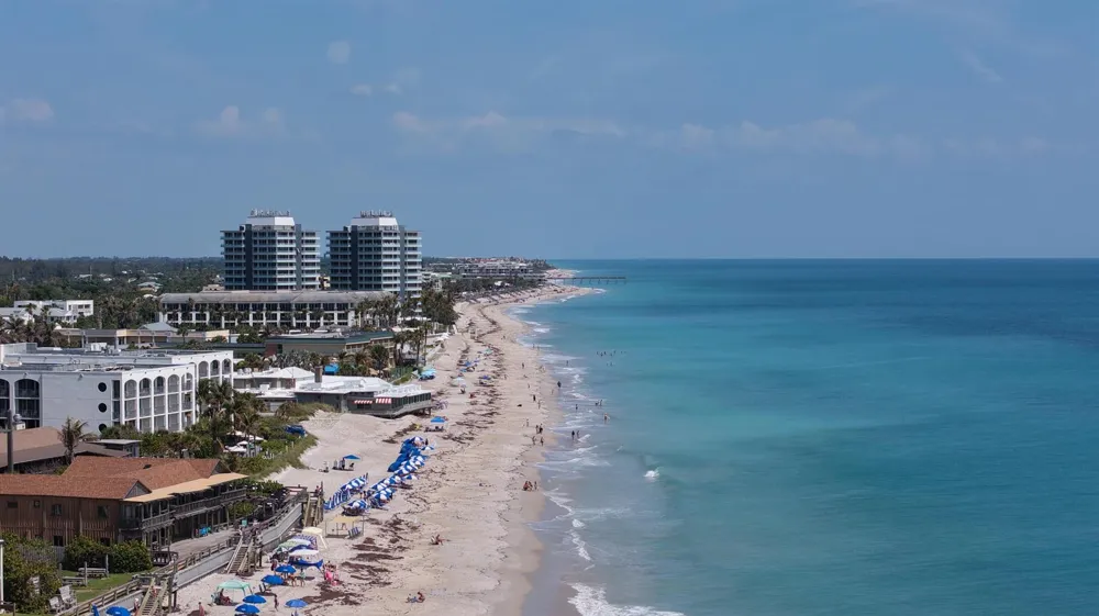 29 Plantation Drive #202 Vero Beach, FL 32966