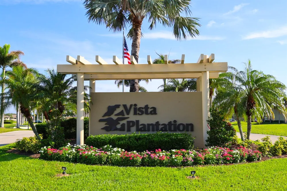 29 Plantation Drive #202 Vero Beach, FL 32966