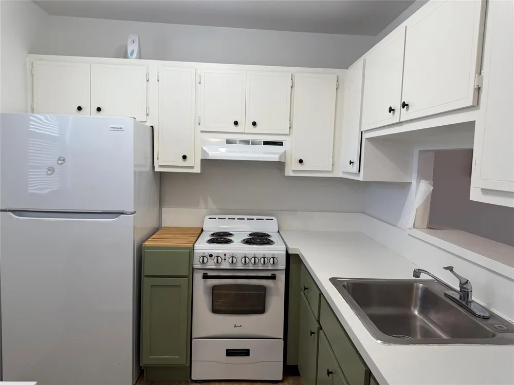 4411 NW 16th Street #F204 Lauderhill, FL 33313