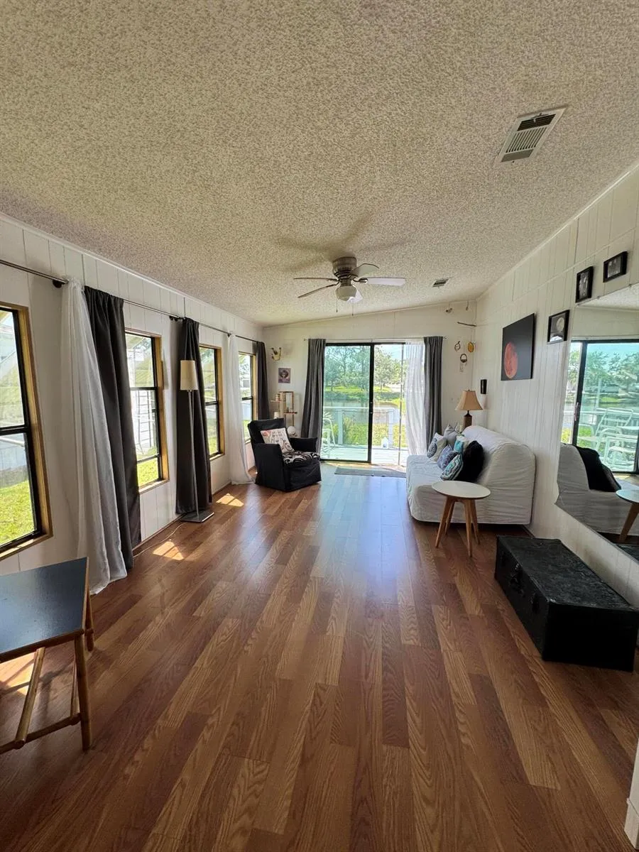 24 Villa Del Norte Fort Pierce, FL 34951