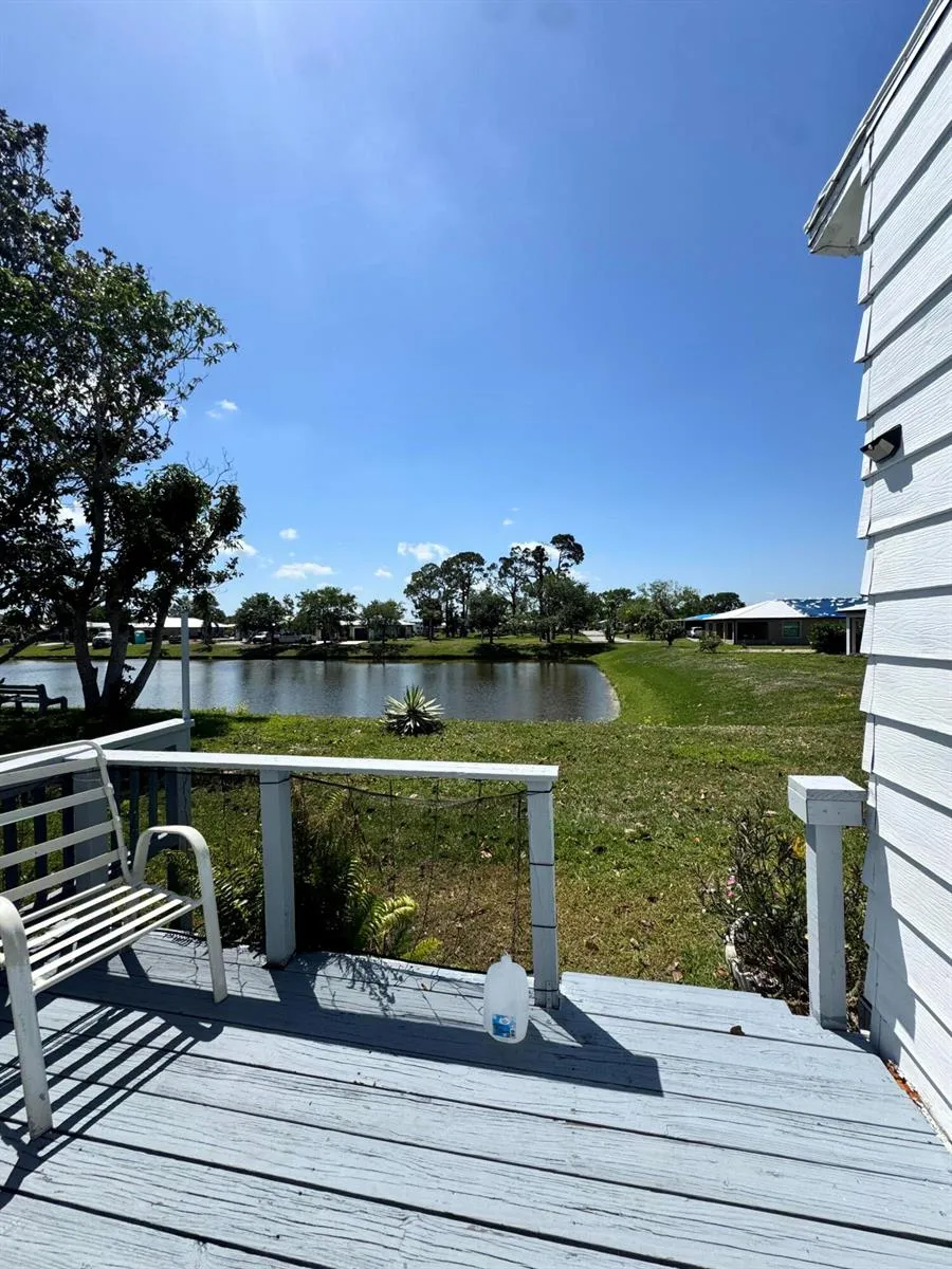 24 Villa Del Norte Fort Pierce, FL 34951