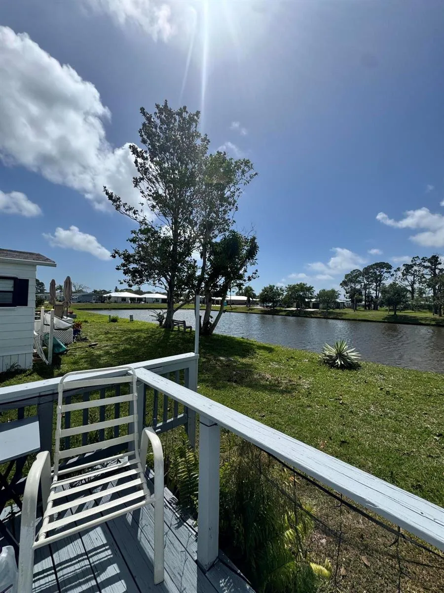 24 Villa Del Norte Fort Pierce, FL 34951