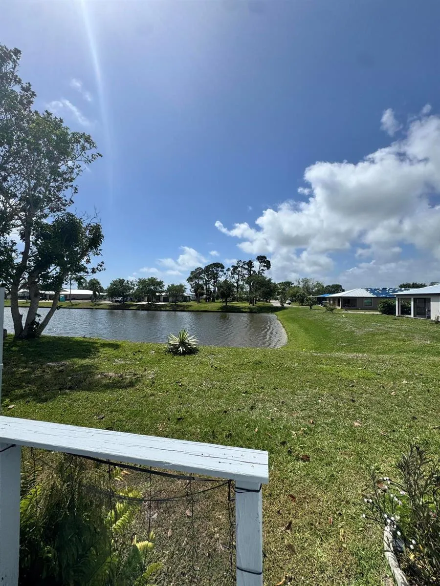 24 Villa Del Norte Fort Pierce, FL 34951