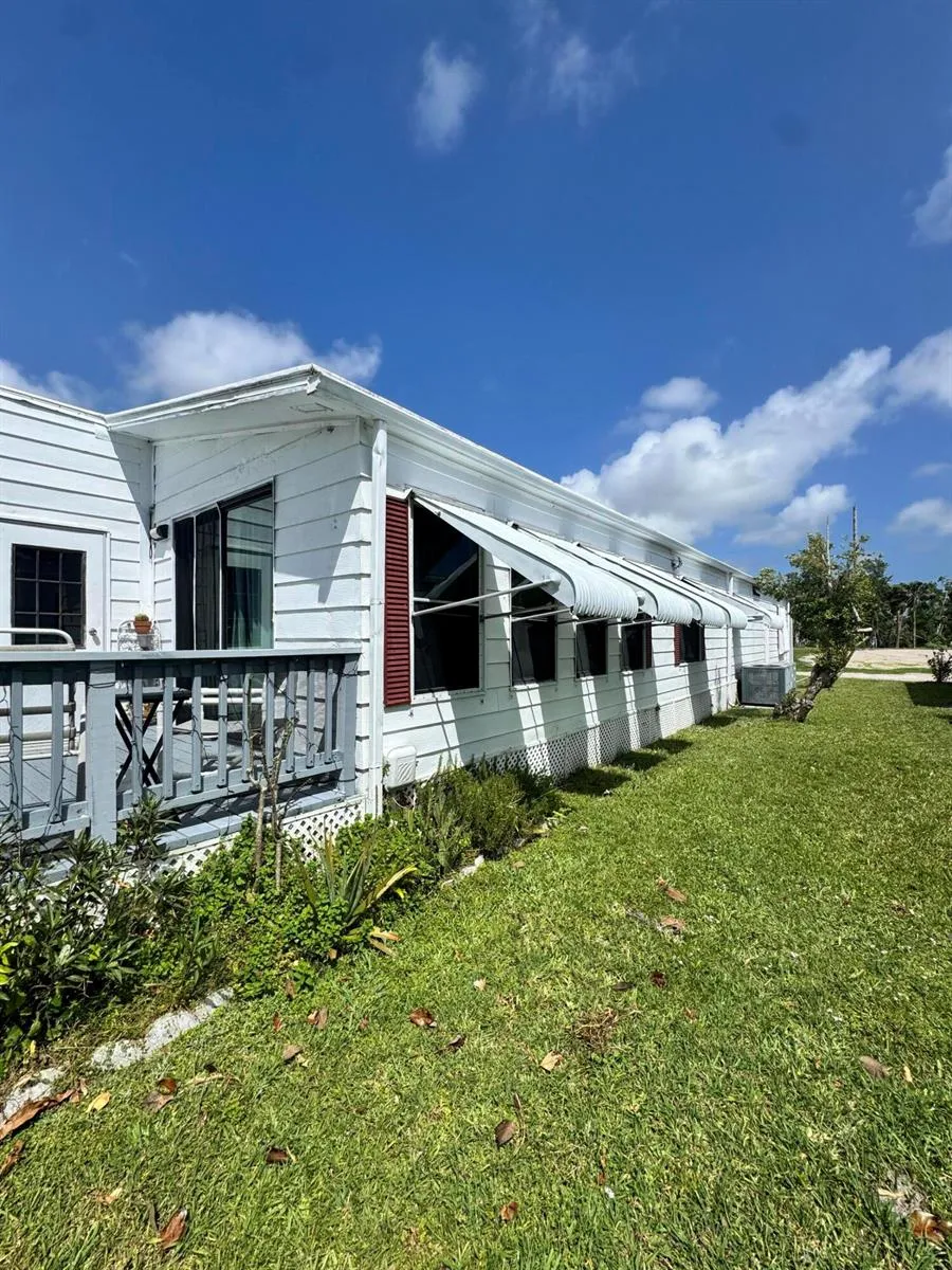 24 Villa Del Norte Fort Pierce, FL 34951