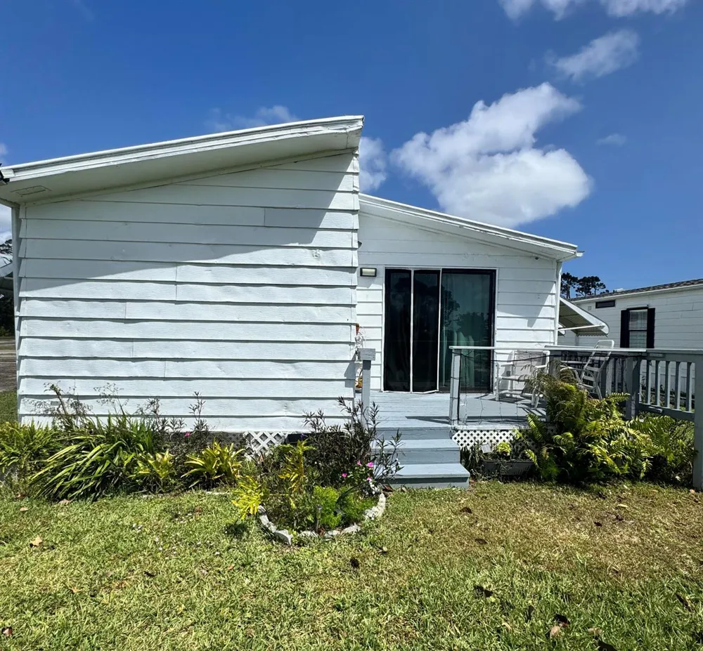 24 Villa Del Norte Fort Pierce, FL 34951