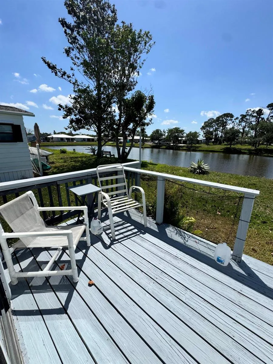 24 Villa Del Norte Fort Pierce, FL 34951
