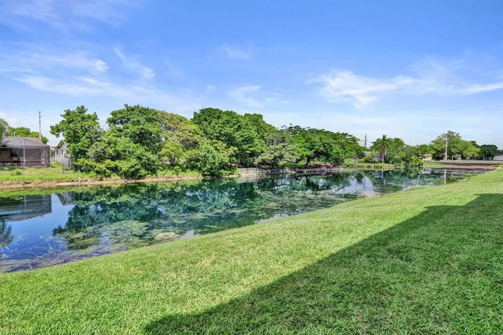 10442 Sunrise Lakes Boulevard #111 Sunrise, FL 33322