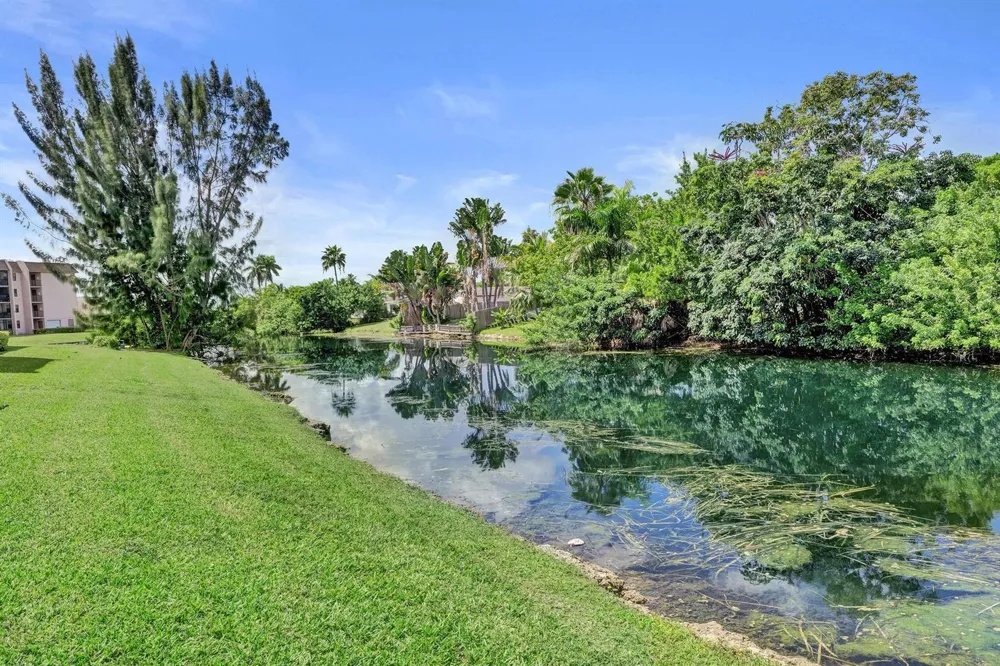 10442 Sunrise Lakes Boulevard #111 Sunrise, FL 33322