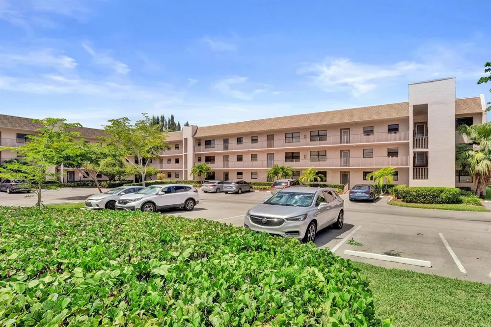 10442 Sunrise Lakes Boulevard #111 Sunrise, FL 33322