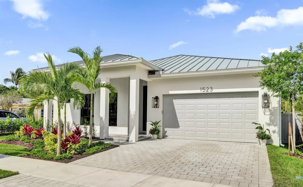 1523 NE 17th Way Fort Lauderdale, FL 33304