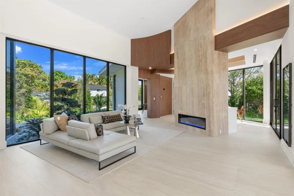 2035 Intracoastal Drive Fort Lauderdale, FL 33305