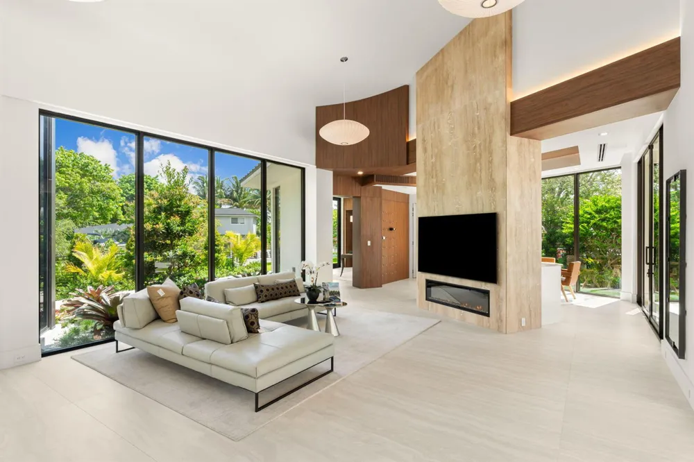 2035 Intracoastal Drive Fort Lauderdale, FL 33305