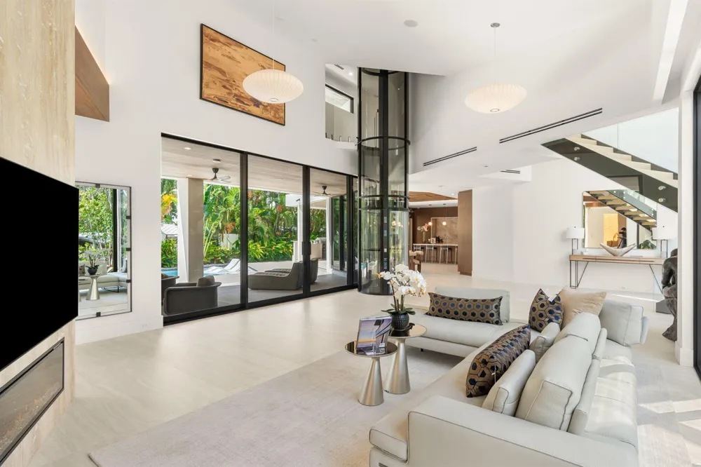 2035 Intracoastal Drive Fort Lauderdale, FL 33305