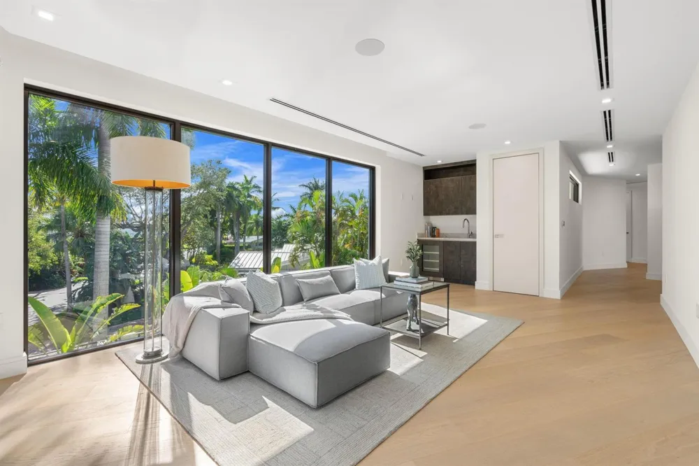 2035 Intracoastal Drive Fort Lauderdale, FL 33305
