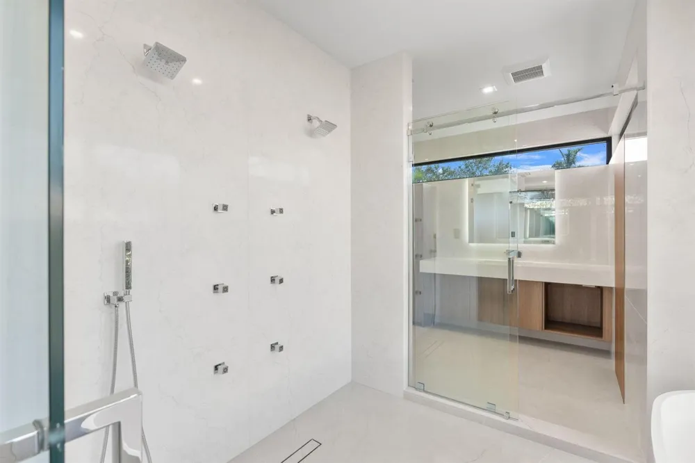 2035 Intracoastal Drive Fort Lauderdale, FL 33305