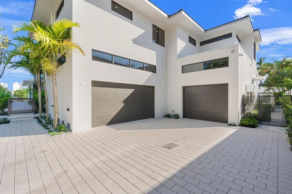 2035 Intracoastal Drive Fort Lauderdale, FL 33305