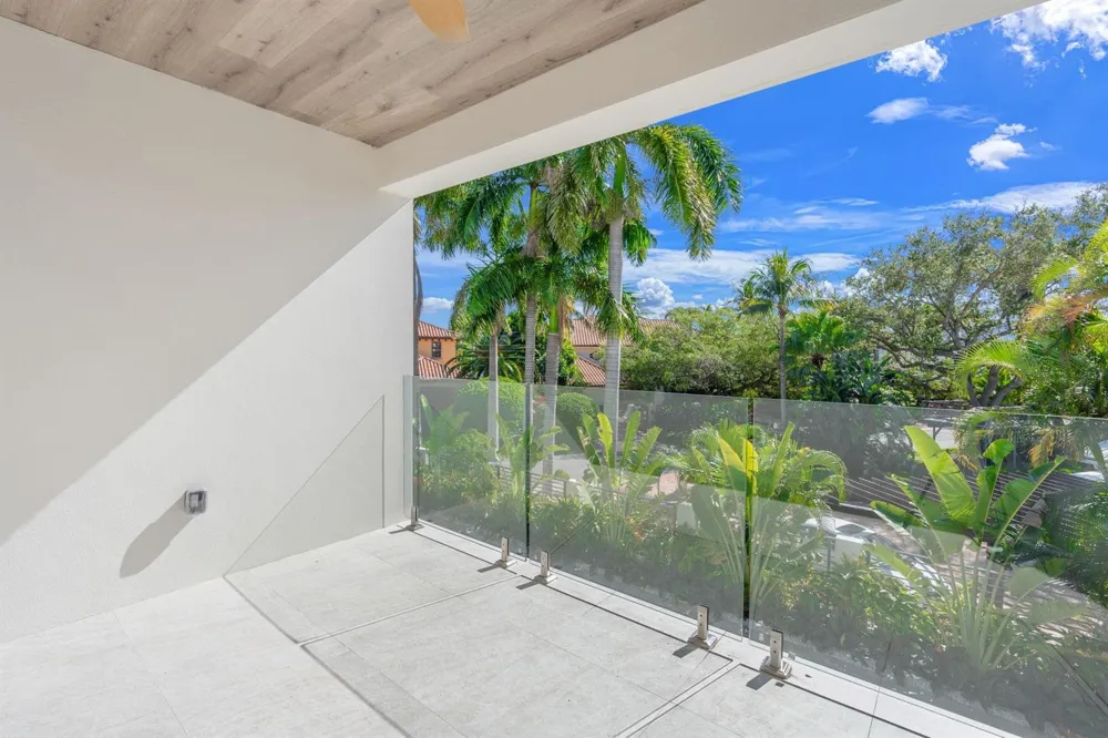 2035 Intracoastal Drive Fort Lauderdale, FL 33305