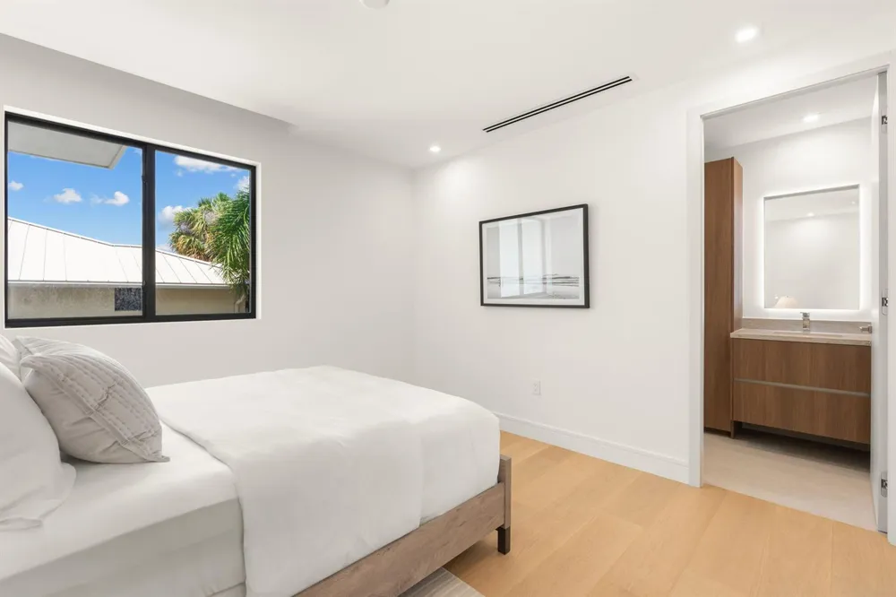 2035 Intracoastal Drive Fort Lauderdale, FL 33305