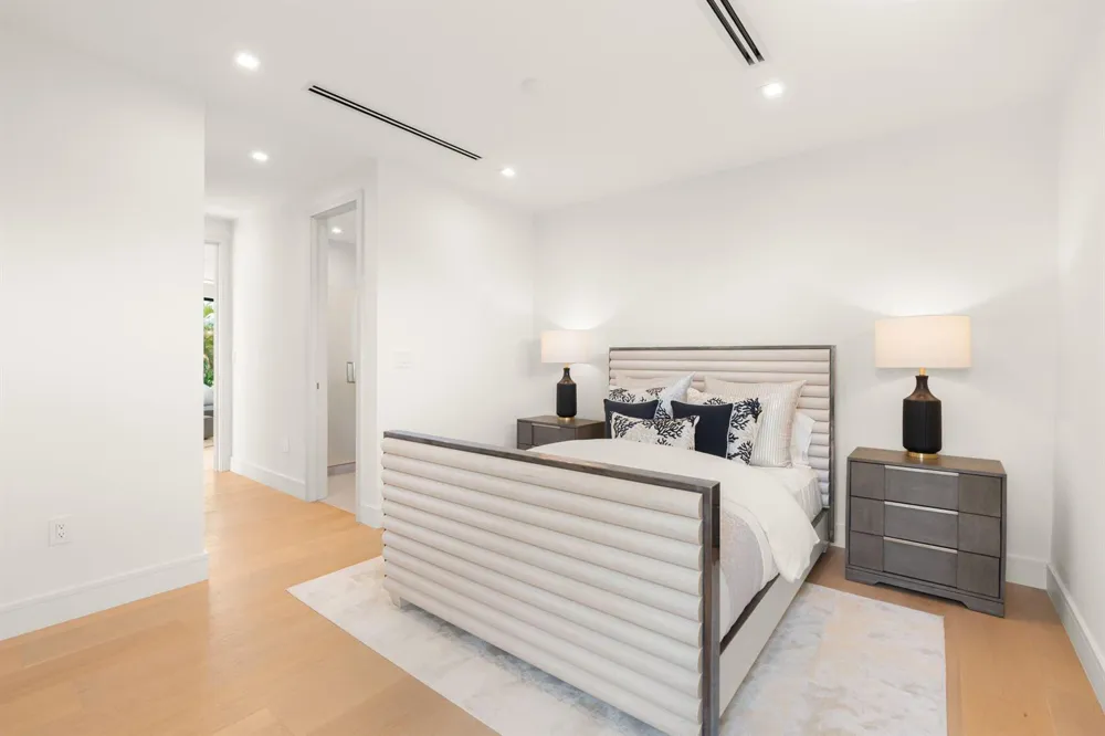 2035 Intracoastal Drive Fort Lauderdale, FL 33305