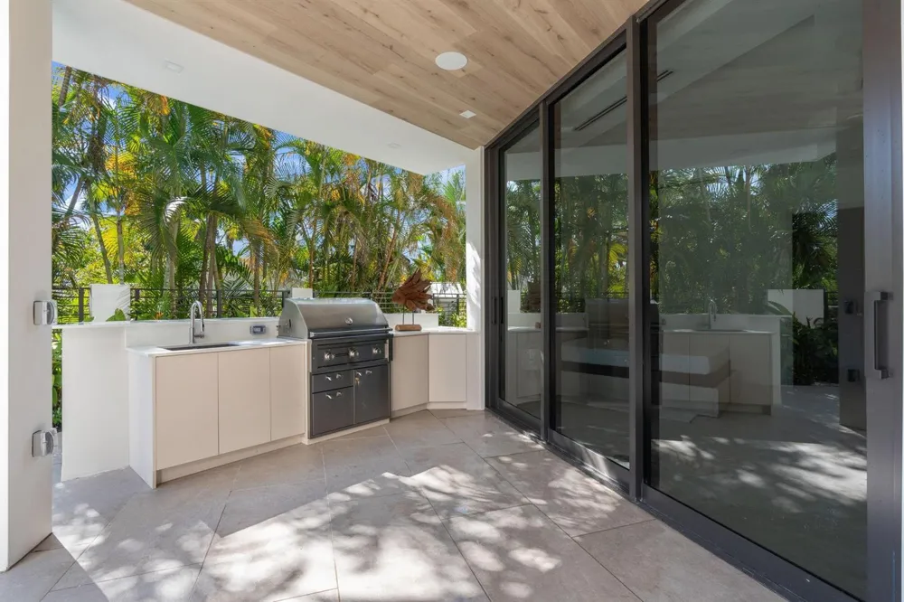 2035 Intracoastal Drive Fort Lauderdale, FL 33305