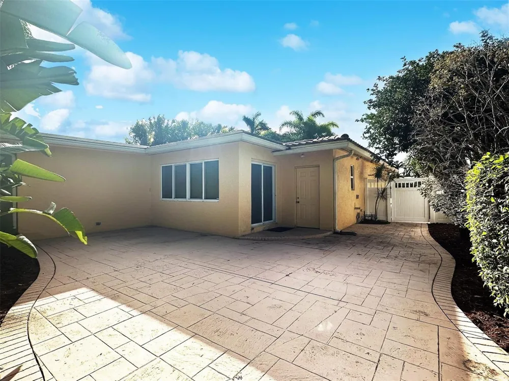 2936 NW 9th Terrace Wilton Manors, FL 33311