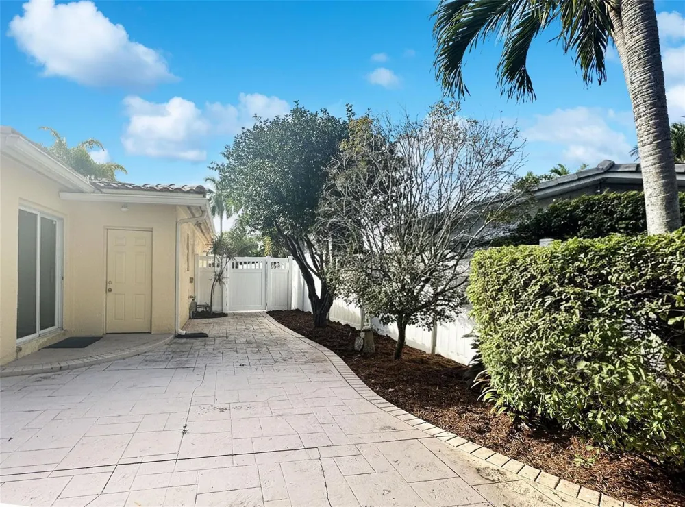 2936 NW 9th Terrace Wilton Manors, FL 33311