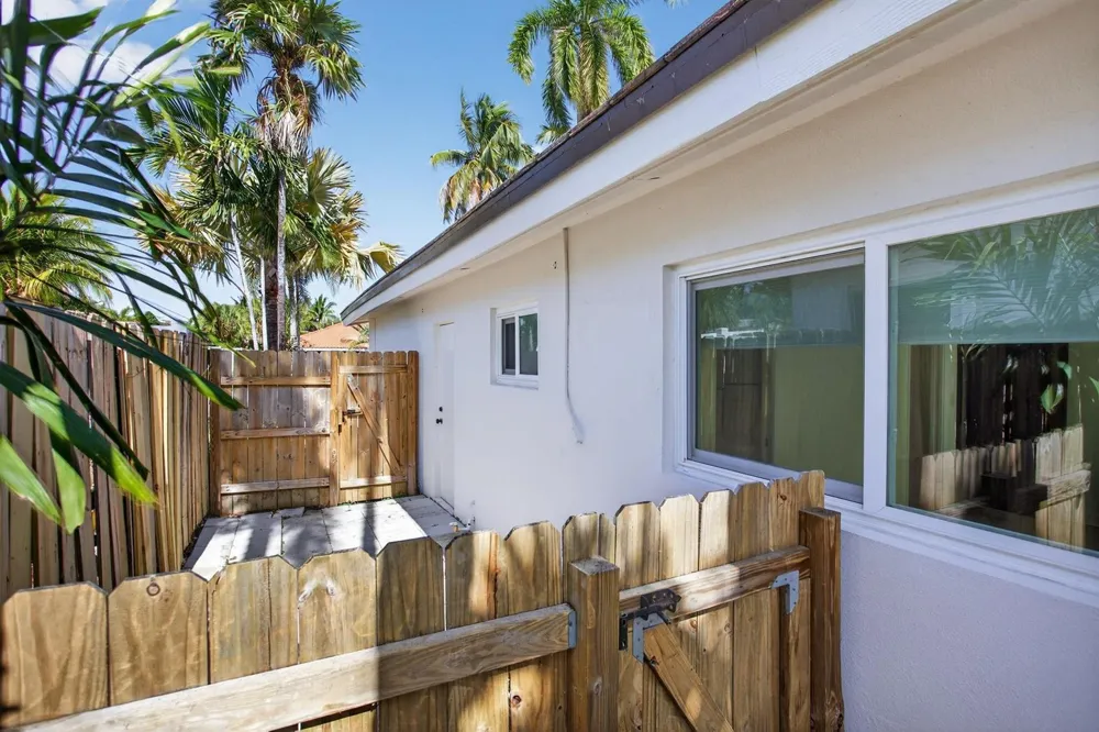 2580 SE 5th Court Pompano Beach, FL 33062