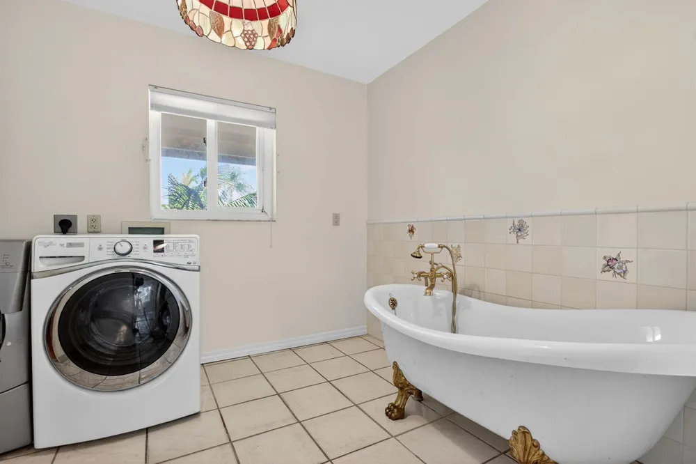 2580 SE 5th Court Pompano Beach, FL 33062