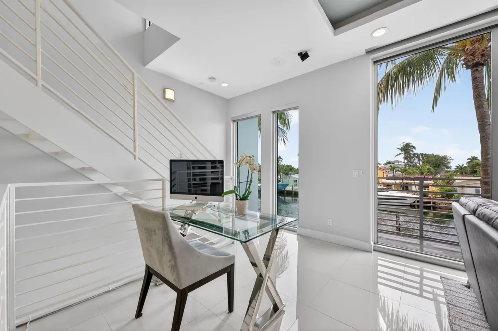 2743 NE 1st Street Pompano Beach, FL 33062