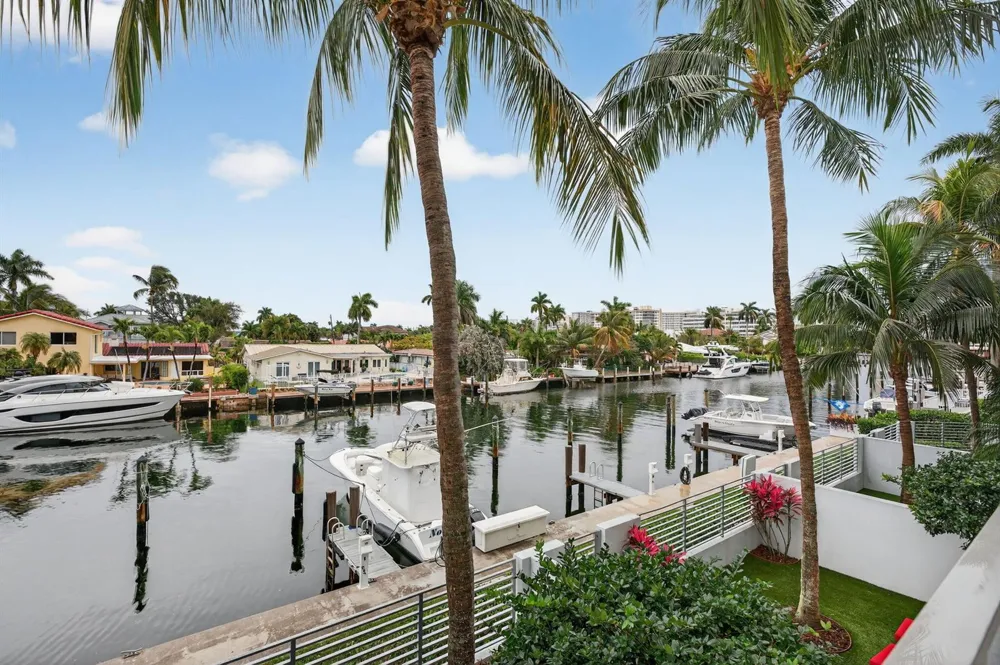 2743 NE 1st Street Pompano Beach, FL 33062