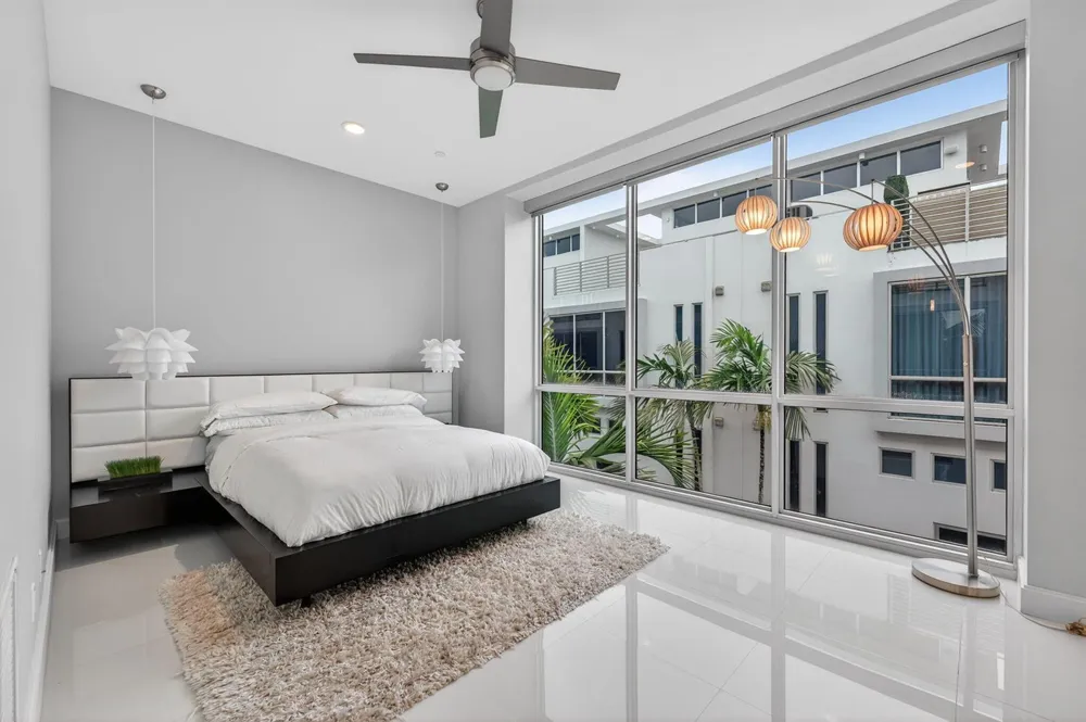 2743 NE 1st Street Pompano Beach, FL 33062